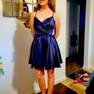 Only been worn once for a few hours